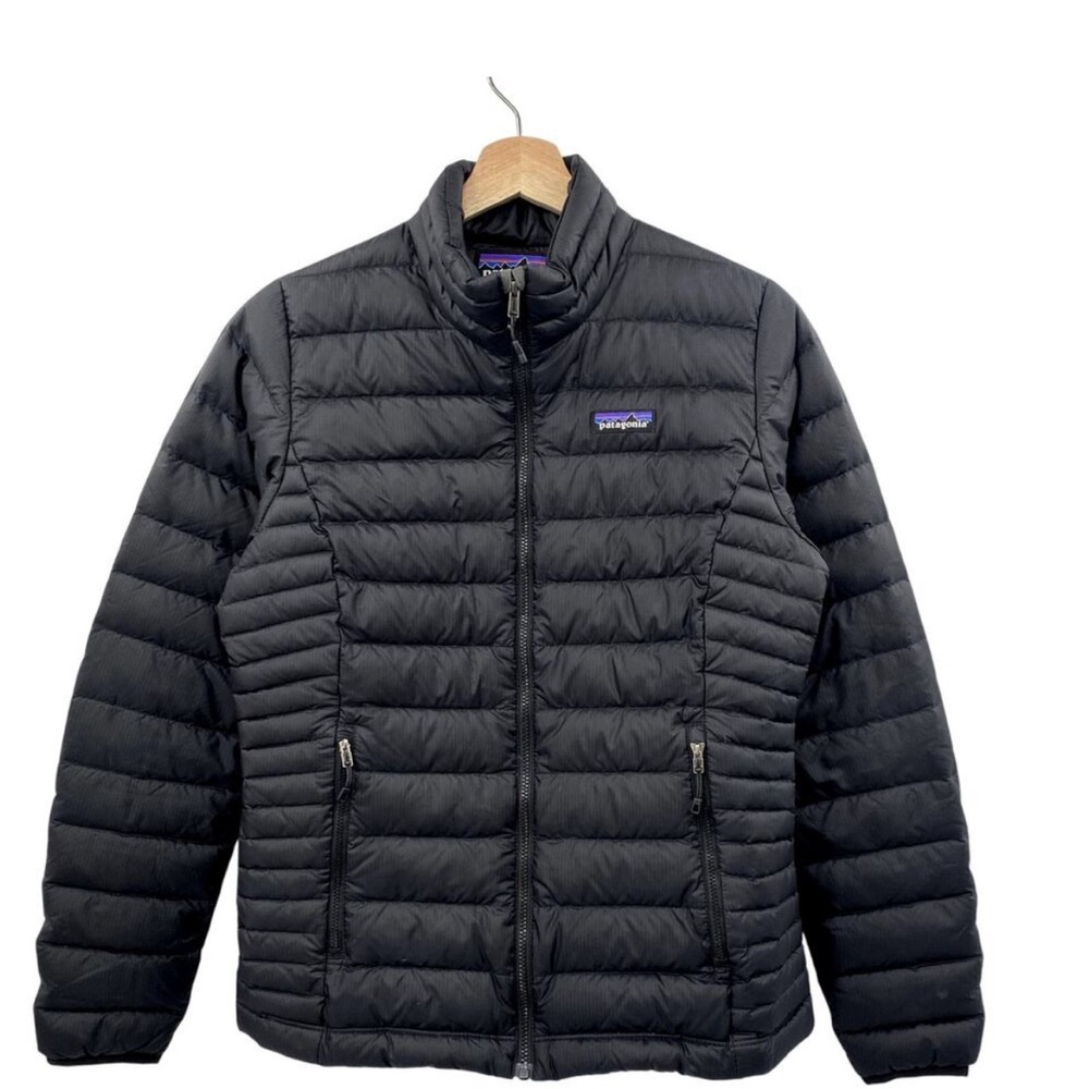 Patagonia Black Puffer Jacket with Quilted Design